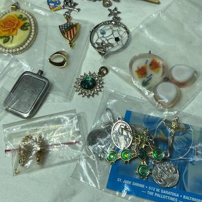 Pendant Lot