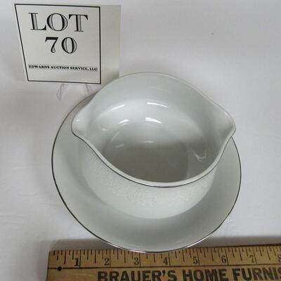 Nice Vintage Crown Victoria Lovelace Fine China Gravy With Attached Underplate