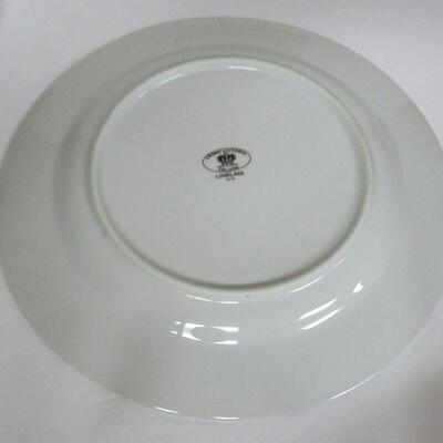 4 Crown Victoria Vintage Lovelace Fine China Lunch Plates