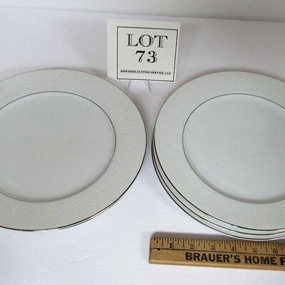 5 Vintage Crown Victoria Lovelace Fine China Dinner Plates