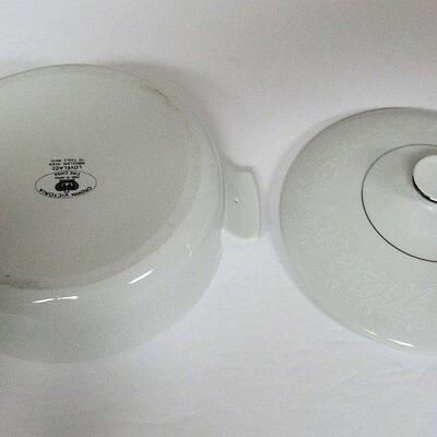 Beautiful Vintage Crown Victoria Lovelace Fine China Small Covered Dish