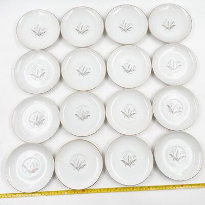 1961 KAYSONS CHINA â€œGOLDEN RHAPSODYâ€ TEACUPS (20) & SAUCERS (16)