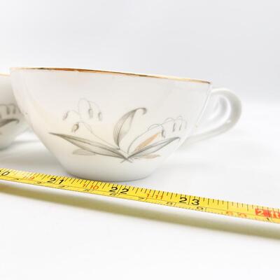 1961 KAYSONS CHINA â€œGOLDEN RHAPSODYâ€ TEACUPS (20) & SAUCERS (16)