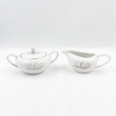 1961 KAYSONS CHINA â€œGOLDEN RHAPSODYâ€ SUGAR AND CREAMER SET #2