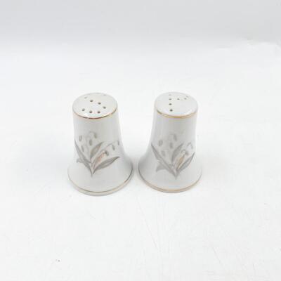 1961 KAYSONS CHINA â€œGOLDEN RHAPSODYâ€ SALT & PEPPER SHAKER SET #1