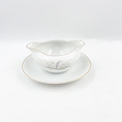 1961 KAYSONS CHINA â€œGOLDEN RHAPSODYâ€ GRAVY BOAT W/ ATTACHED PLATE #1