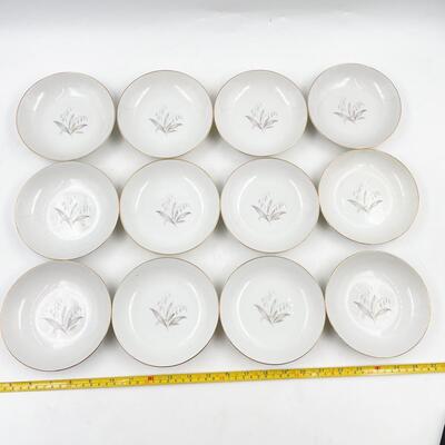 1961 KAYSONS CHINA â€œGOLDEN RHAPSODYâ€ 5.75â€ BOWLS (12)