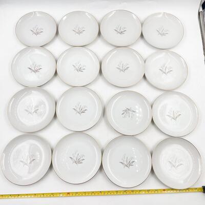 1961 KAYSONS CHINA â€œGOLDEN RHAPSODYâ€ BREAD & BUTTER PLATES (16)