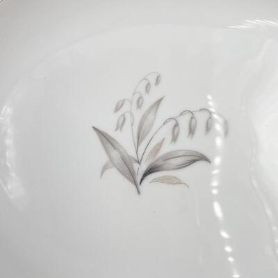 1961 KAYSONS CHINA â€œGOLDEN RHAPSODYâ€ 12â€ OVAL PLATTERS (4)