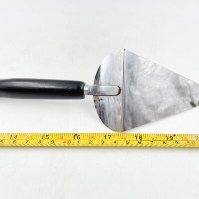 VINTAGE EKCO â€œDUTCH TULIPSâ€ PIE SERVER