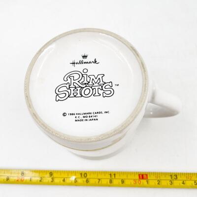 1986 HALLMARK RIM SHOTS â€œFRIENDS HELP YOU HANG ONâ€ COFFEE MUG