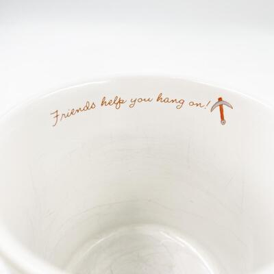 1986 HALLMARK RIM SHOTS â€œFRIENDS HELP YOU HANG ONâ€ COFFEE MUG