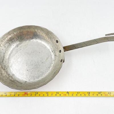 VINTAGE 7â€ HAMMERED COPPER FRYING PAN