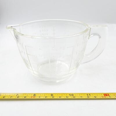 VINTAGE GLASBAKE 2-CUP MEASURING CUP