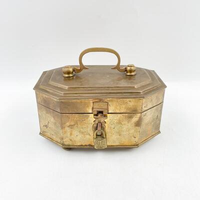 VINTAGE 8â€ X 6â€ BRASS HETEL BOX - LATCH BROKEN