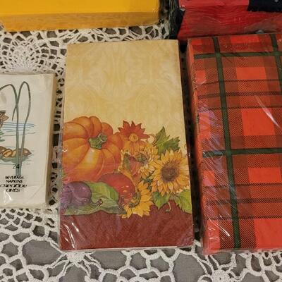 Lot 128: Disposable Napkins, Placemat, Snowflakes and Leaves