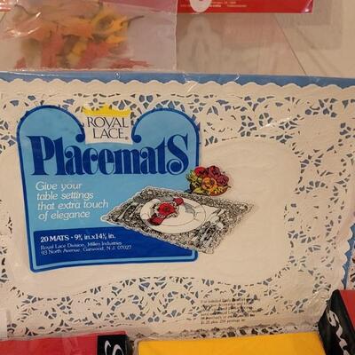 Lot 128: Disposable Napkins, Placemat, Snowflakes and Leaves