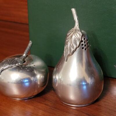Lot 131: Mid Century Modern Kirk Stieff Pewter Salt & Pepper Shakers