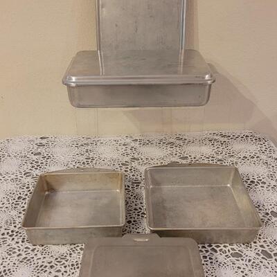 Lot 135: Casserole Pans with 3 Lids