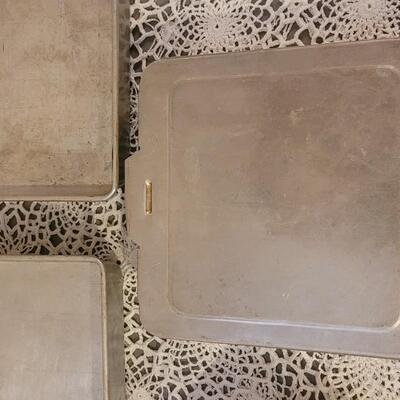 Lot 135: Casserole Pans with 3 Lids
