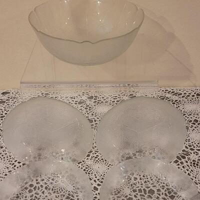 Lot 140: Clear Cabbage Leaf Serving Bowl and 4 individual Bowls