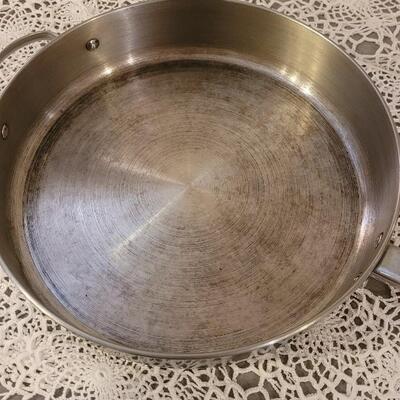 Lot 143: 12" Skillet with Lid & Grill Life