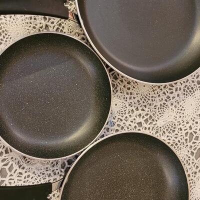 Lot 144: Set of 3 Tramontina Skillets