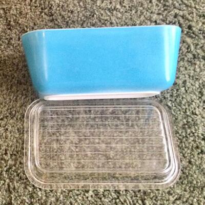 Blue Pyrex refrigerator dish