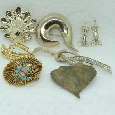 Gold Tone Brooch & Pin Lot