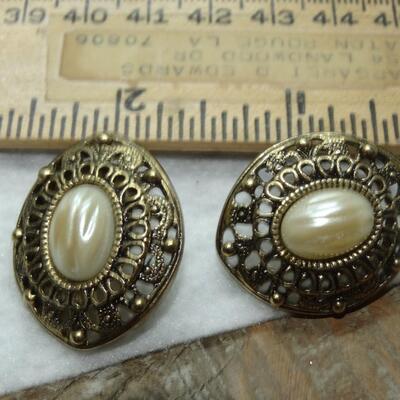 Filigree Post Gold Tone & Pearl Earrings