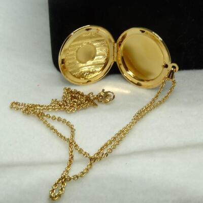 Gold Tone Round Avon Photo Locket Necklace, Victorian Style Locket