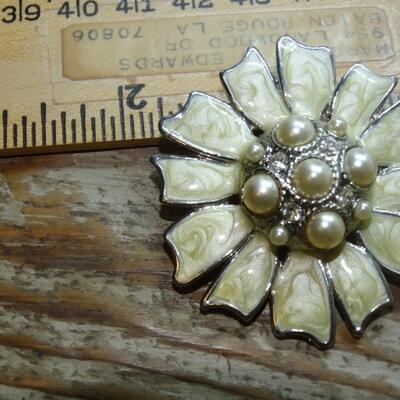 Pretty Enamel & Pearl Brooch