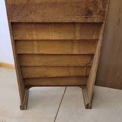 Lot 169: Vintage Magazine or Book Display Rack Shelf