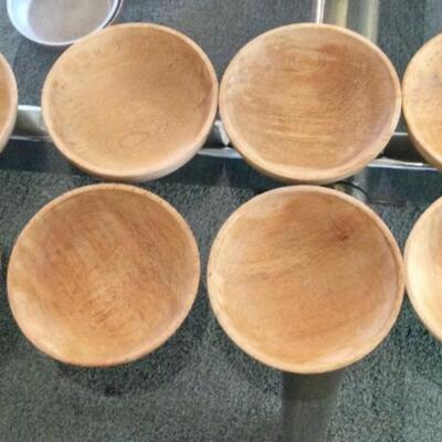 8 wooden bowls
