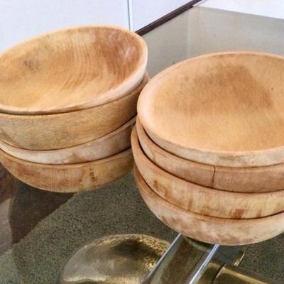 8 wooden bowls
