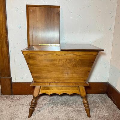 VINTAGE SOLID WOOD DOUGH BOX TABLE