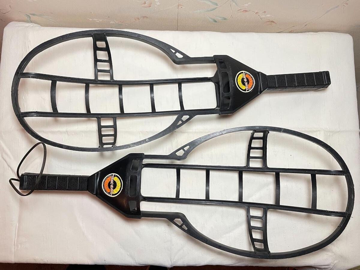 VINTAGE TRACBALL RACQUETS & BALLS