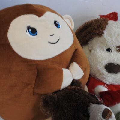 12 Stuffed Animals, Paw Patrol, Valentines Dog, Green Llama, Hug Bear
