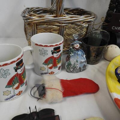 15 Piece Christmas Decor: Moose, Basket, Snowman, Large Plate and Mugs