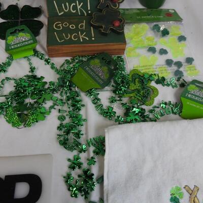 15+ Saint Patrick's Day Decor, Giant Clovers/Shamrocks, Green Necklaces