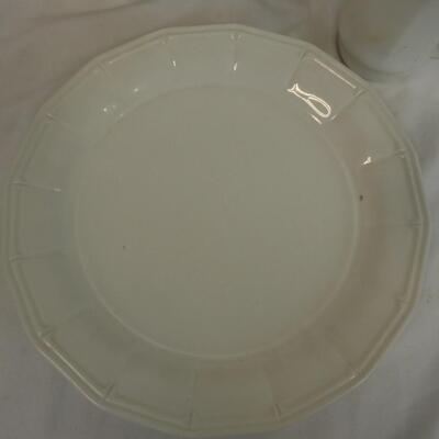 Pfaltzgraff and Gibson China, Bowls Cups and Plates