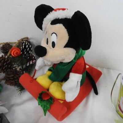 12+ Christmas: Mickey Mouse on A Sleigh, Snowman Bell
