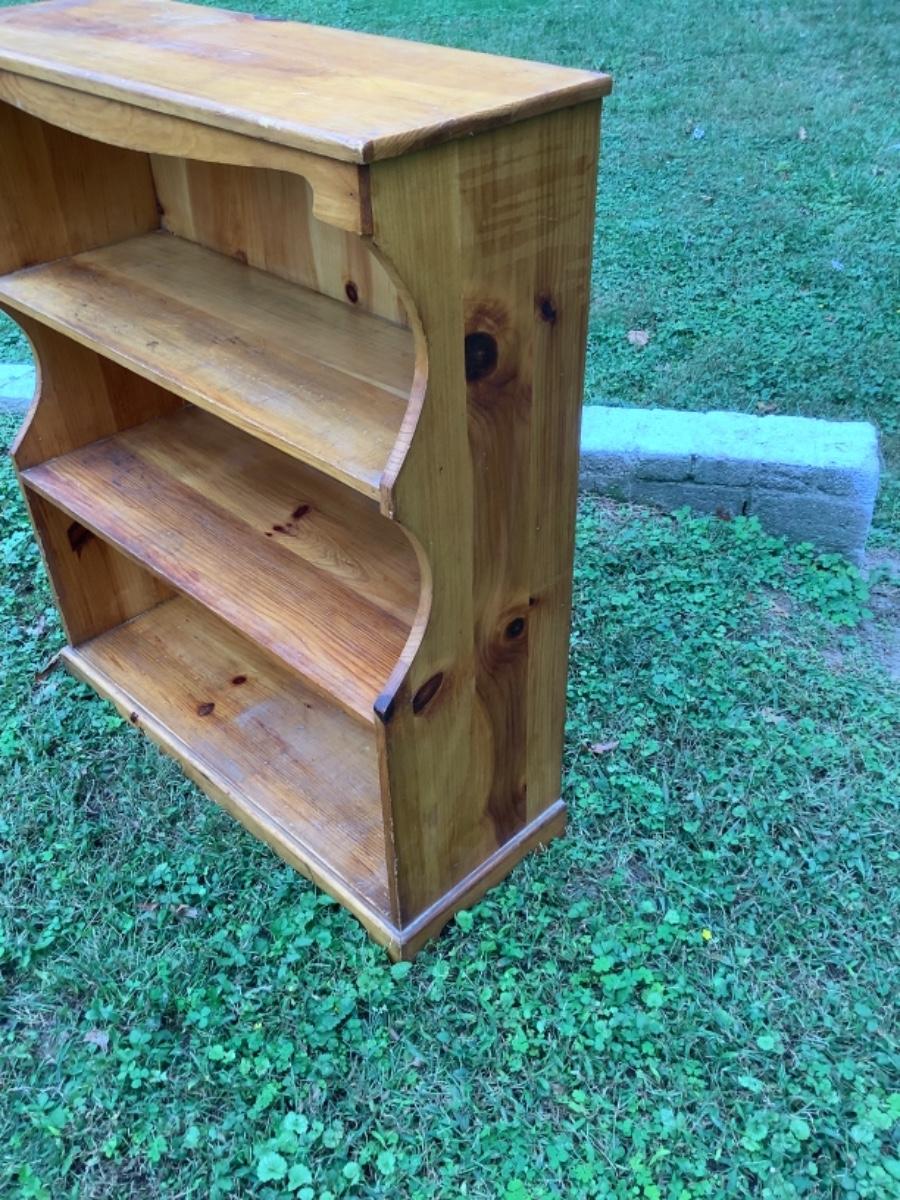 B944 Knotty Pine Shelf