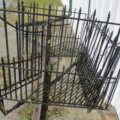 Outdoor Metal Fencing With Gate