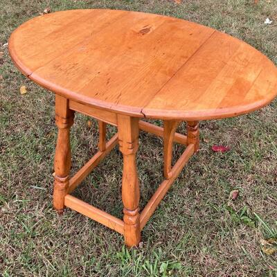 Maple Drop Leaf Side Table 24â€ x 34â€ Open