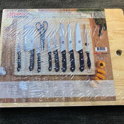Complete HOME BASICS Kitchen Cutlery Set