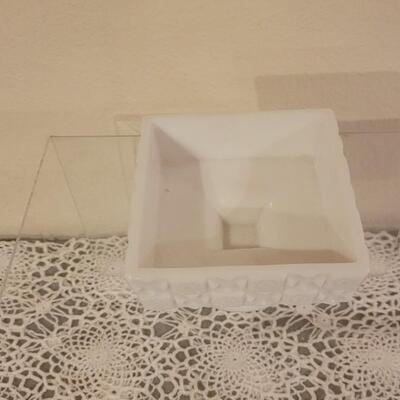 Lot 174: Vintage Milk Glass Candy Dish