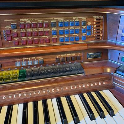 #4 Lowrey Majestic Organ Wonderful Condition