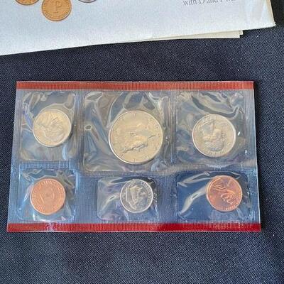 LOT#84: 1990-1994 Mint Sets P&D