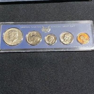 LOT#188: 1966 & 1967 United States Special Mint Set